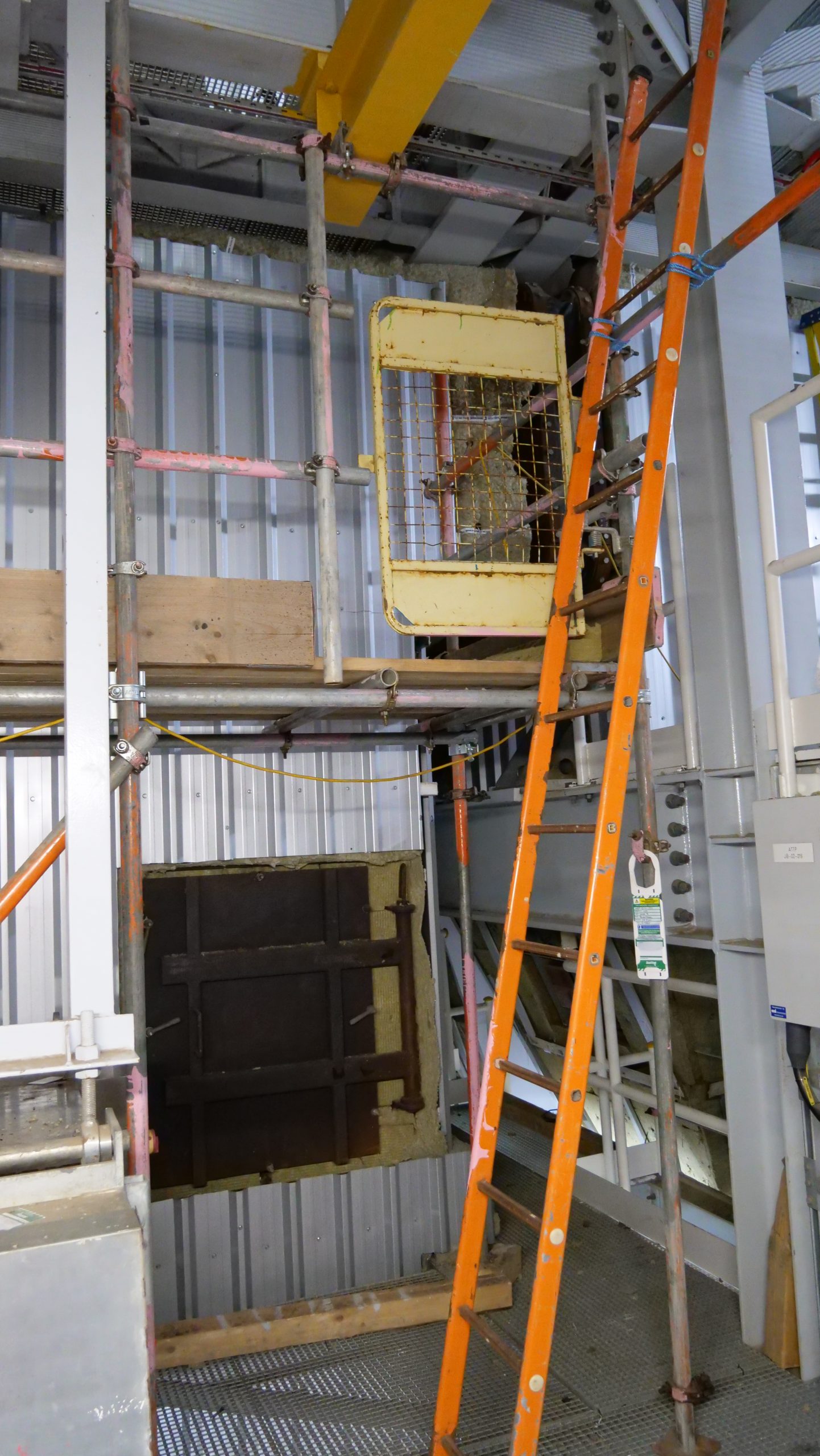 Thermal Insulation System Scaffolding Access